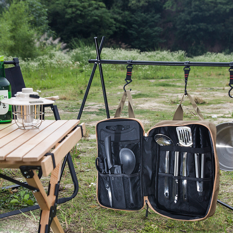 8-delige campingkeukenset met  - Camping Cooking And Eating recensie en prijs